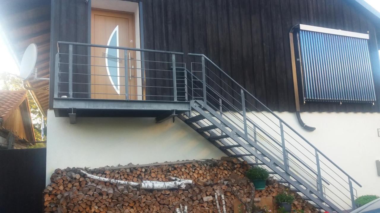 Fam.Singer Apartamento Garching an Der Alz Exterior foto