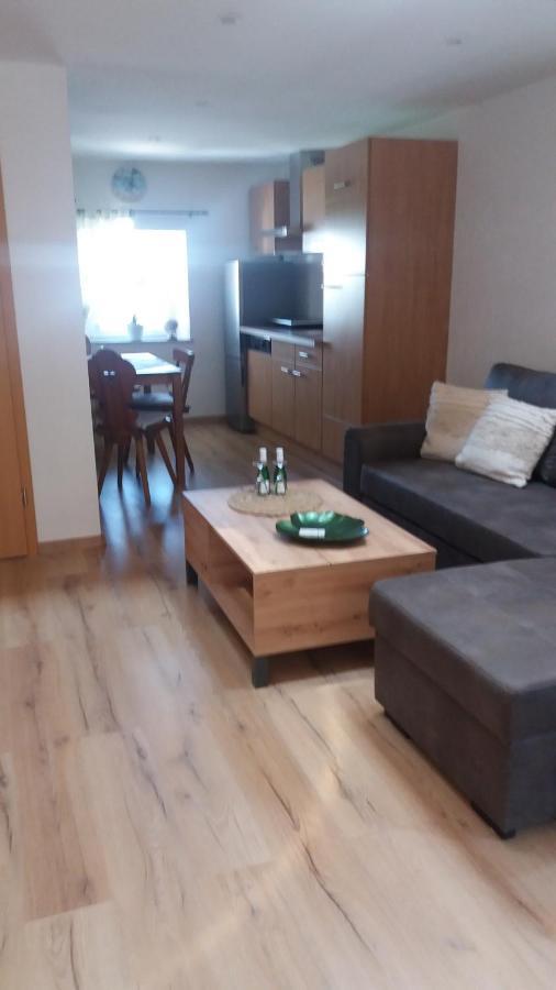 Fam.Singer Apartamento Garching an Der Alz Exterior foto